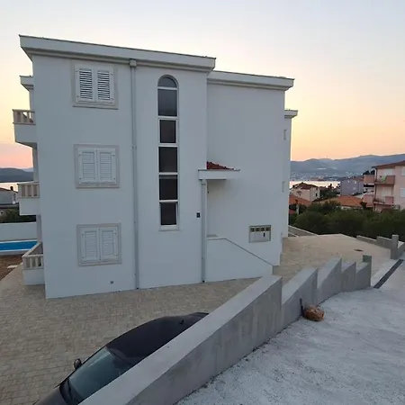 Luxury New 3Bd Apartment With Rooftop Sea View & Pool Apartment Trogir