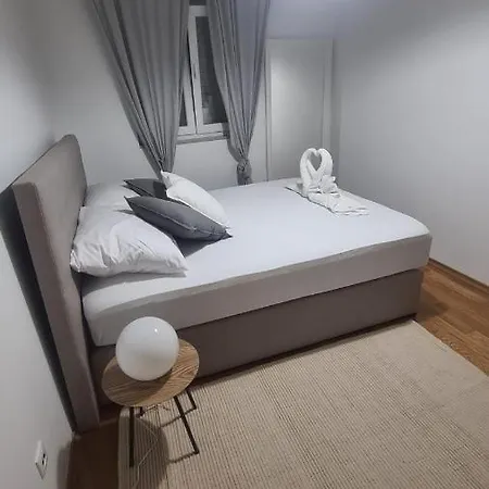 Luxury New 3Bd Apartment With Rooftop Sea View & Pool Apartment Trogir