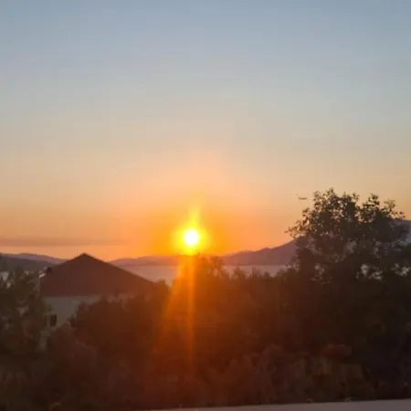 Luxury New 3Bd Apartment With Rooftop Sea View & Pool * Trogir