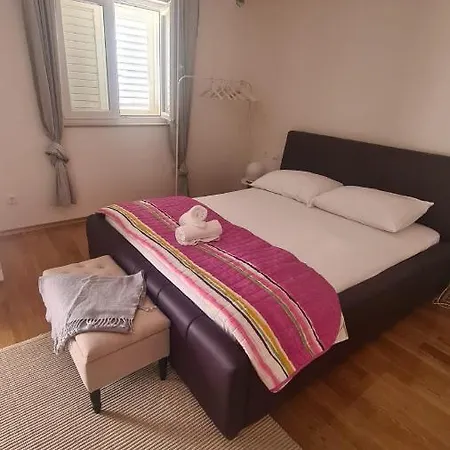 Luxury New 3Bd Apartment With Rooftop Sea View & Pool