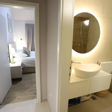 Luxury New 3Bd Apartment With Rooftop Sea View & Pool