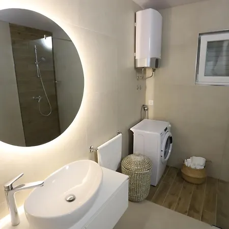 Luxury New 3Bd Apartment With Rooftop Sea View & Pool Apartment *