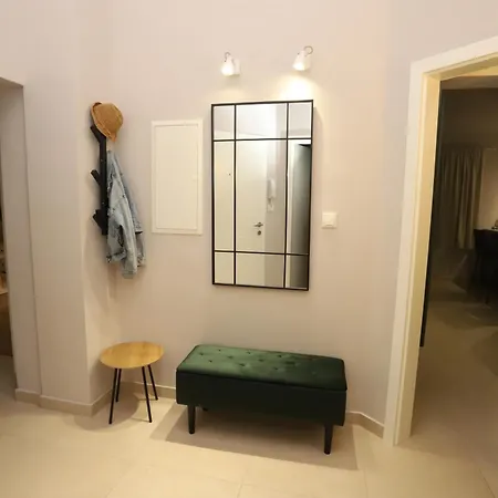 Luxury New 3Bd Apartment With Rooftop Sea View & Pool